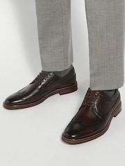 rjava - Dune London Steeles Burnished gležnjar z luknjičastim vzorcem in vezalkami čevlji - Slika 1 iz 6