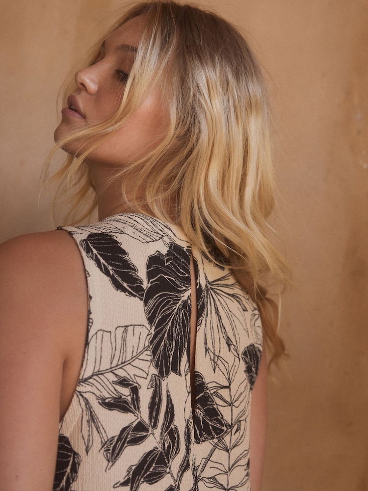 Black White Floral Leaf Sleeveless Textured Jersey Dropwaist Maxi Dress - Image 5 of 8