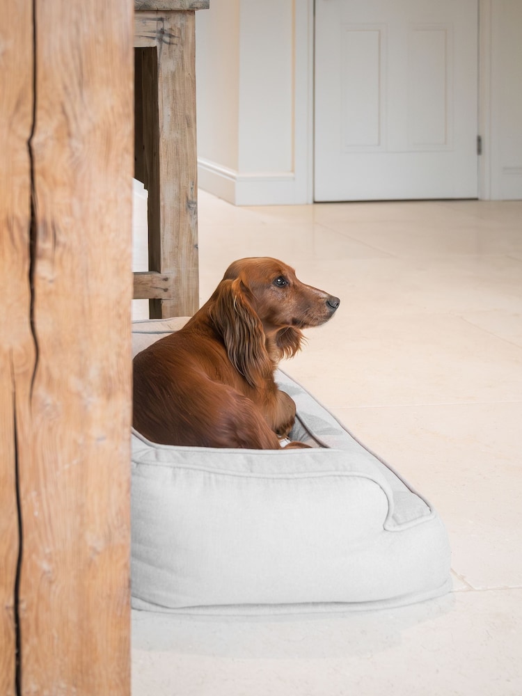 Lords and Labradors Alabaster Deep Sleep Dog Bed - Image 3 of 3