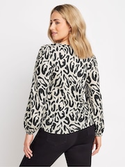 M&Co Cream Animal V-Neck Top - Image 3 of 5