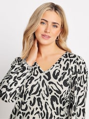 M&Co Cream Animal V-Neck Top - Image 4 of 5