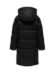 Only Kids – langer Steppmantel mit Kapuze in Schwarz - Bild 2 von 2