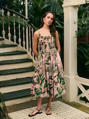 Kew Collection Hellrosa, floral - Square Neck Shirred Poplin Midi Dress - Bild 1 von 8