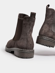 Yours Curve Brown Extra-Wide Fit Casual Chelsea Boots - Image 4 of 5