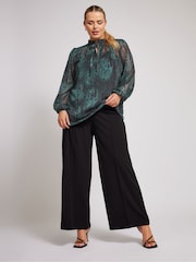 أخضر - Yours Curve London Floral Ruffle Collar Blouse - صورة 3 من 5
