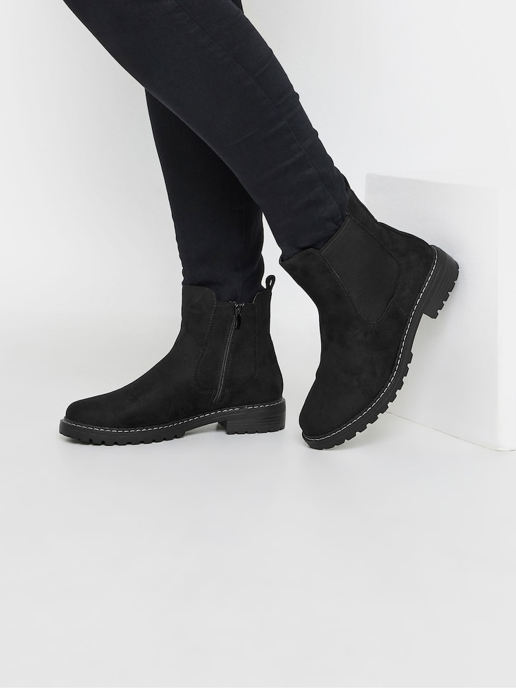 Yours Curve Black Extra-Wide Fit Casual Chelsea Boots - Image 1 of 4