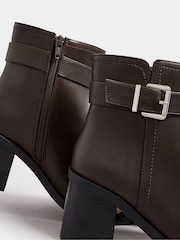 Yours Curve Brown Extra Wide Fit Buckle Block Boots - Image 4 of 5
