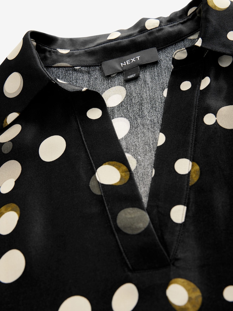 Noir à pois - Chemise en satin à col en V - Image 5 of 6