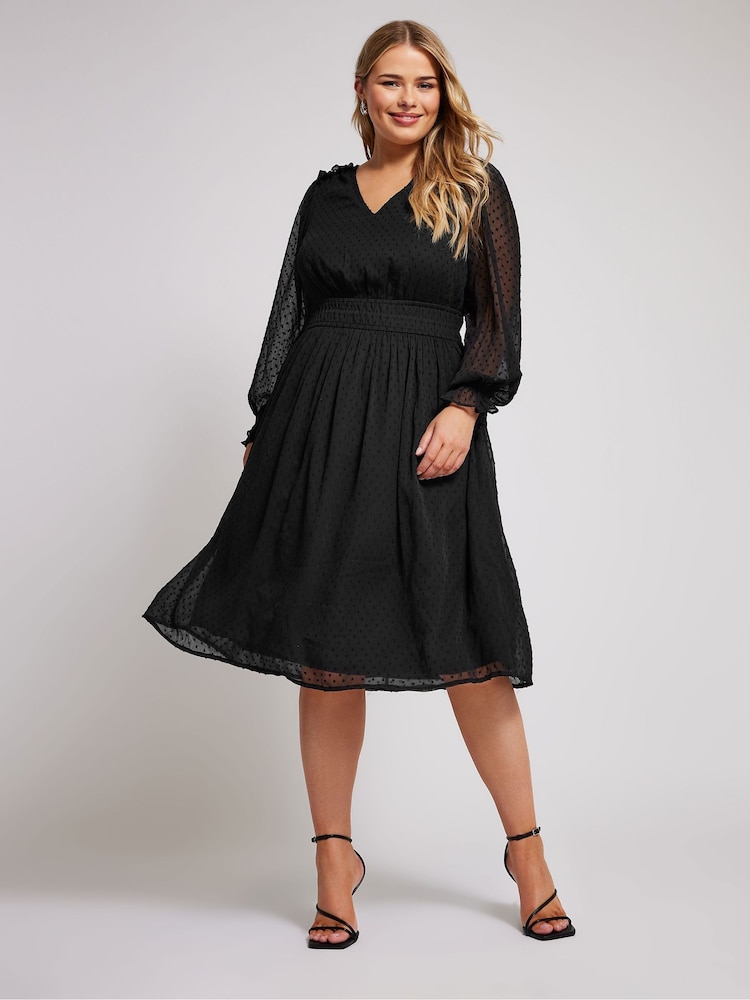 Negro - Vestido de cintura fruncida de tela dobby de Yours Curve London - Imagen 2 de 5 Negro - Vestido de cintura fruncida de tela dobby de Yours Curve London - Imagen 2 de 5