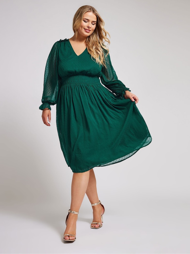 Verde - Vestido de cintura fruncida de tela dobby de Yours Curve London - Imagen 1 de 5 Verde - Vestido de cintura fruncida de tela dobby de Yours Curve London - Imagen 1 de 5