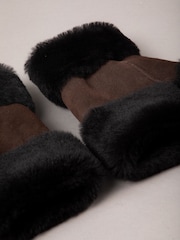 Lakeland Leather Brown Sheepskin Fingerless Mittens - Image 5 of 5