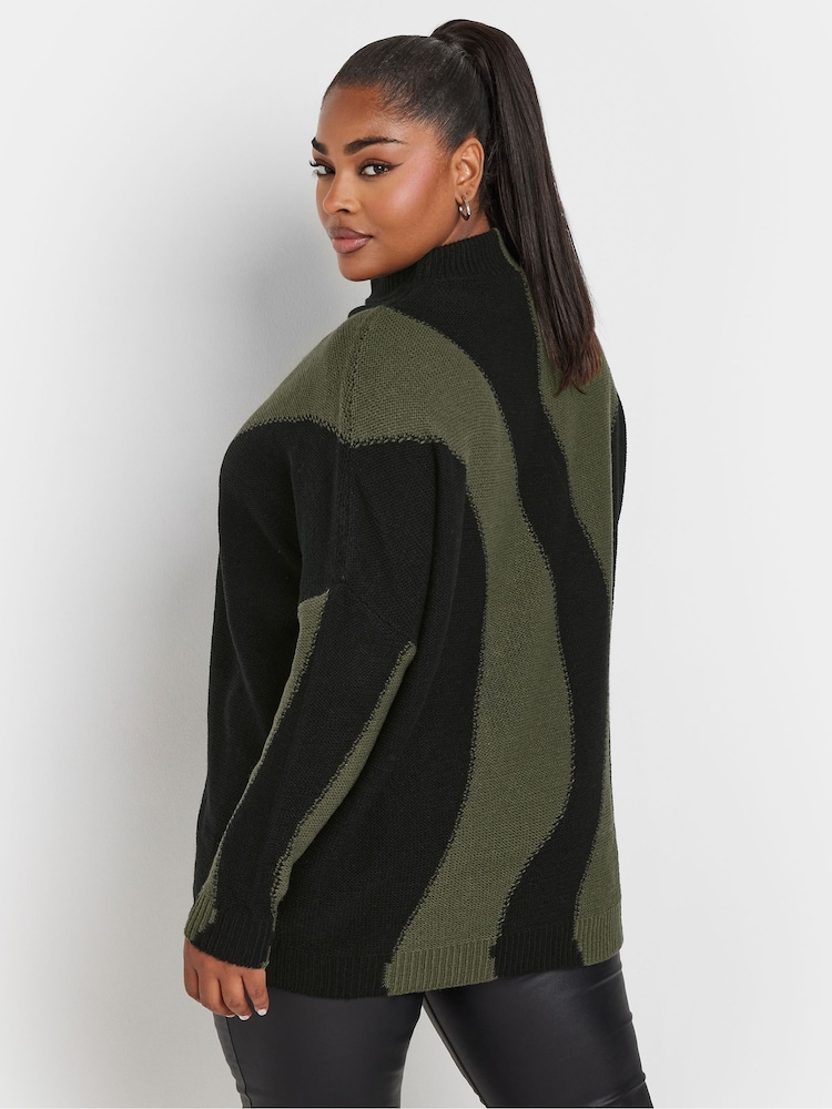 Yours Curve Green Oversized Colourblock Swirl Jumper - Image 4 of 5