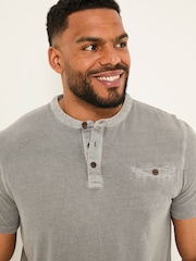 Grau - FatFace Garment Dyed Pocket Henley - Bild 6 von 7