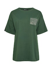 Yours Curve Green Oversized 100% Cotton Stud Pocket T-Shirt - Image 5 of 5