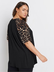 Yours Curve Raglan Leopard Print Top - Imagen 2 de 5