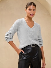 Gris con punto de ochos - Lipsy V-Neck Longline Knitted Jumper - Imagen 1 de 4