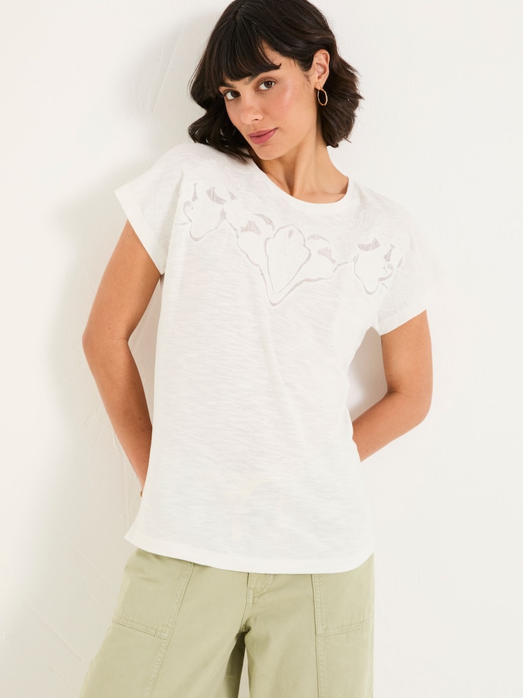 Blanco - FatFace Lace Cutwork T-Shirt - Imagen 1 de 5