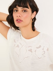 Blanco - FatFace Lace Cutwork T-Shirt - Imagen 3 de 5