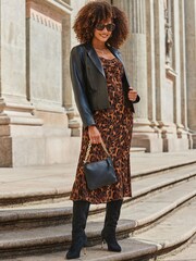 Sosandar Black Cropped Leather Blazer - Image 5 of 5