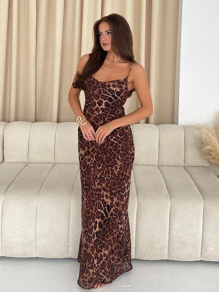 فستان ماكسي Mimi سهل اللبس بطبعة جلد الفهد من Girl In Mind - صورة 1 من 4 فستان ماكسي Mimi سهل اللبس بطبعة جلد الفهد من Girl In Mind - صورة 1 من 4