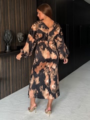 Girl In Mind Brown London V-Neck Long Sleeve Maxi Dress - Image 3 of 4
