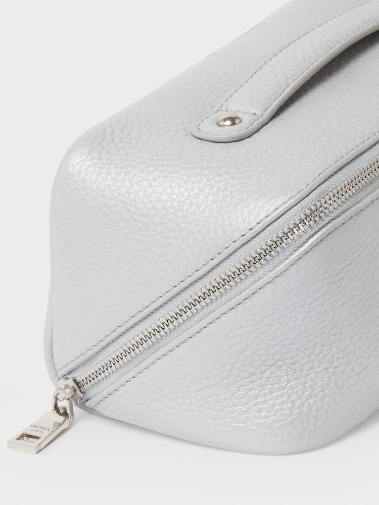 Osprey London The Rebecca Washbag - Image 5 of 5