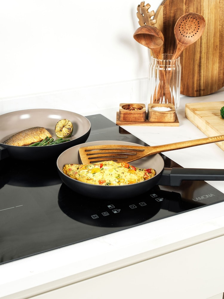 Salter 3 Piece Black Ceramic Frying Pan Set - Image 2 of 6 Salter 3 Piece Black Ceramic Frying Pan Set - Image 2 of 6