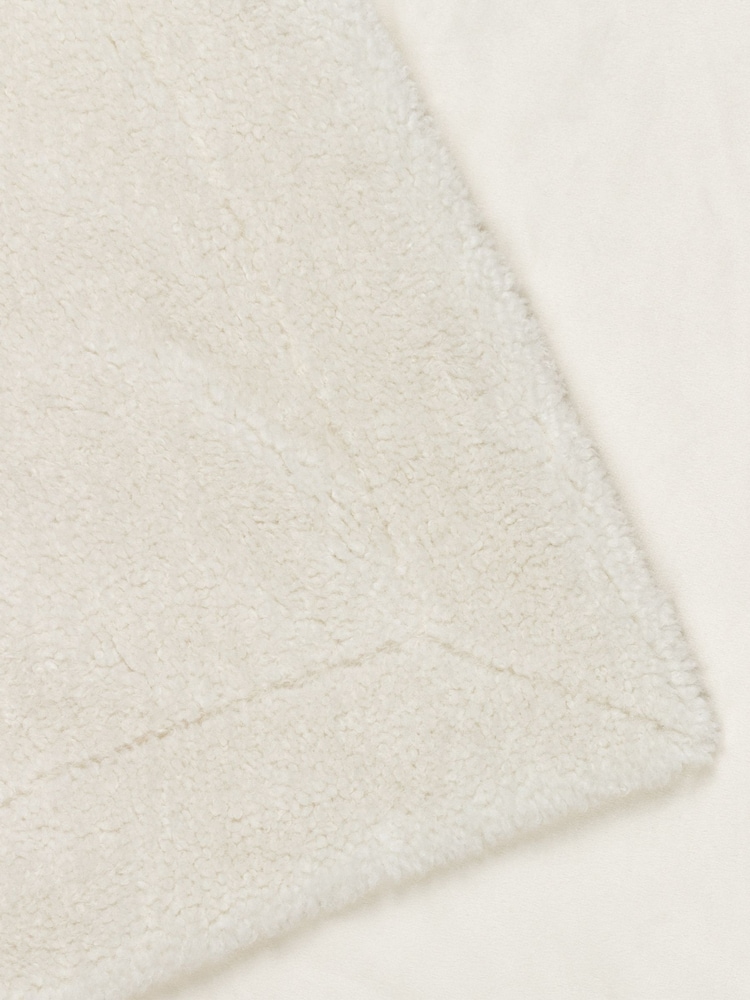 Yard Ecru Olann Shearling Fleece Throw - Image 4 of 4