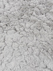 furn. Megeve Mottled Faux Fur Cushion - Imagen 3 de 3