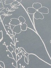Wylder Mae Floral Print Embroidered 100% Cotton Cushion - Imagem 5 de 5
