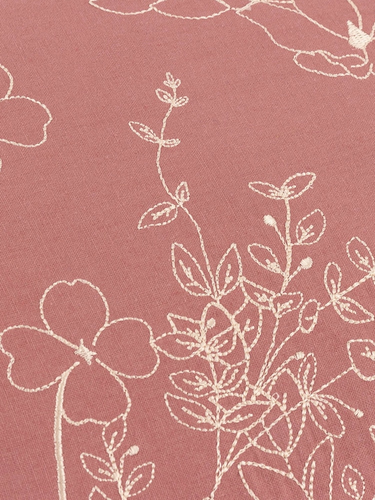Wylder Mae Floral Print Embroidered 100% Cotton Cushion - Imagem 5 de 5