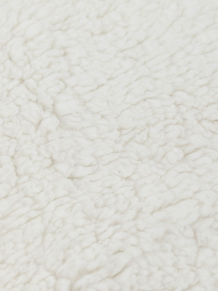 furn. Cloud Dust Gretel Sherpa Fleece Throw - Image 5 of 5