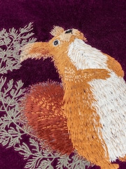 وسادة كرسي مطرَّزة بأشجار الغابة من Furn - Image 6 of 6