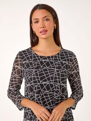 Roman – Stretch-Oberteil mit linearem Print und asymmetrischem Saum - Bild 4 von 5