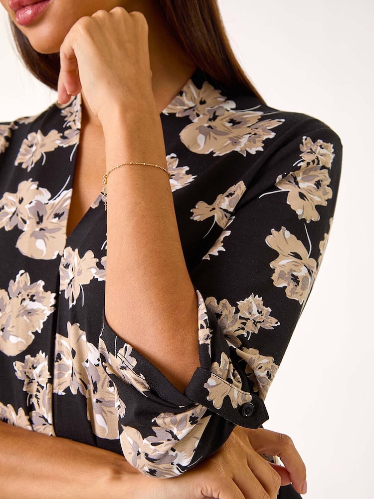 Roman Floral V-Neck Pleat Front Stretch Top - Imagen 6 de 6 Roman Floral V-Neck Pleat Front Stretch Top - Imagen 6 de 6