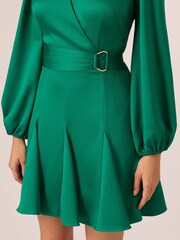 Adrianna Papell – Kurzes Godet-Wickelkleid aus Kunstleder, Grün - Bild 5 von 7