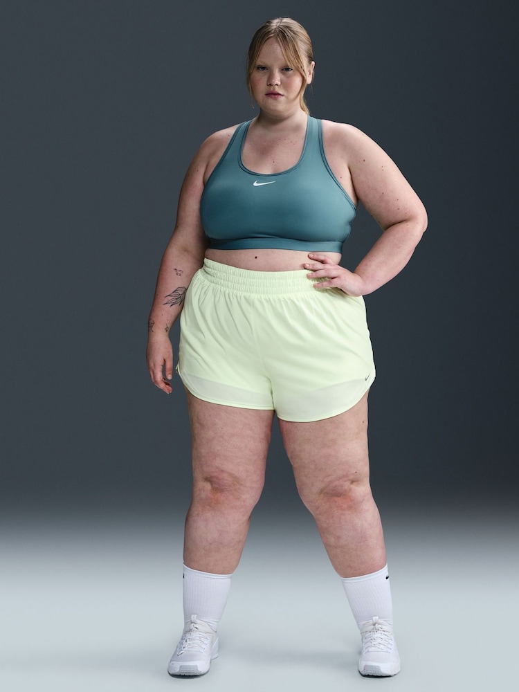 Nike спортивные бюстгальтеры с уплотненными чашечками и логотипом - Изображение 1 из 5