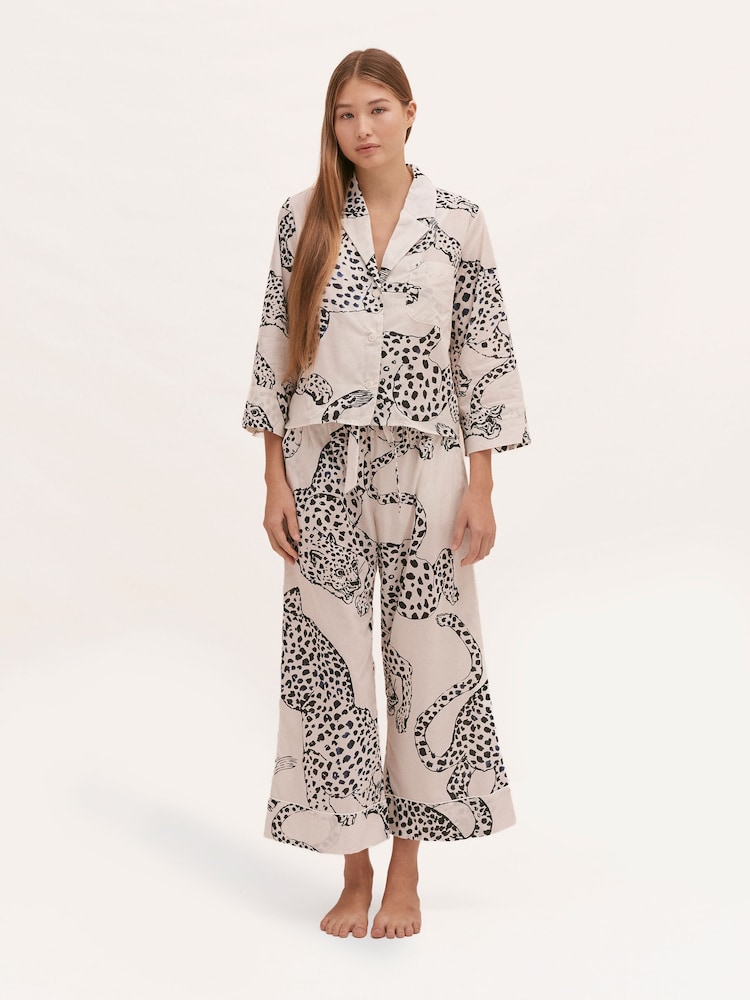 Desmond & Dempsey Boxy & Wide Pyjamas Set - صورة 1 من 5