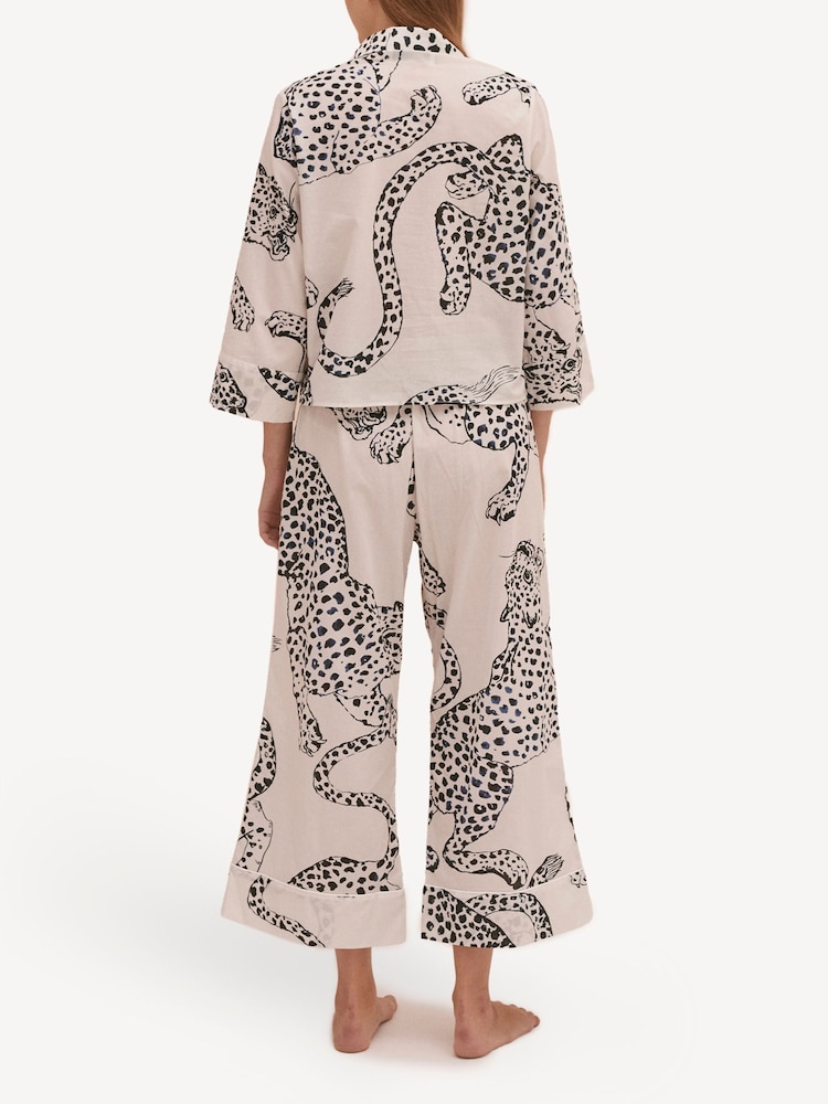 Desmond & Dempsey Boxy & Wide Pyjamas Set - صورة 2 من 5