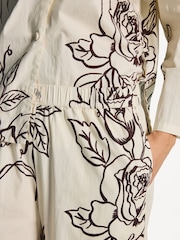 Desmond & Dempsey Rose 402 Long Pyjamas Set - صورة 6 من 6