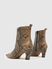 Schuh Blakely Leather Chisel Brown Boots - Image 3 of 4