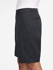 Nike Black Victory Dri-FIT 7 inch Golf Shorts - Image 3 of 4