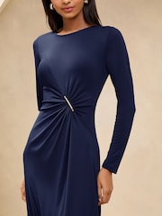 Azul marino - Vestido midi entallado con vuelo y fruncido de Lipsy con detalles de ribetes dorados - Imagen 2 de 4
