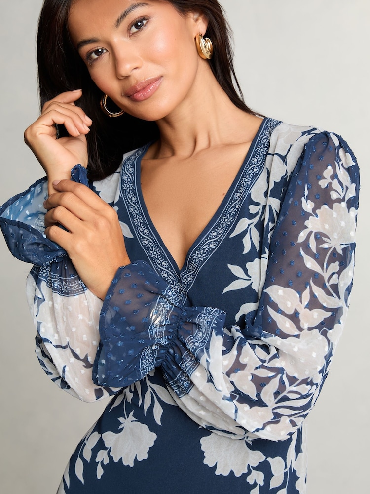 Lipsy Navy Floral V-Neck Dobby Midi Dress - Image 4 of 4