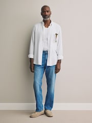 כחול  - גזרה ישרה - Signature Lightweight Cotton Linen Jeans - Image 2 of 12