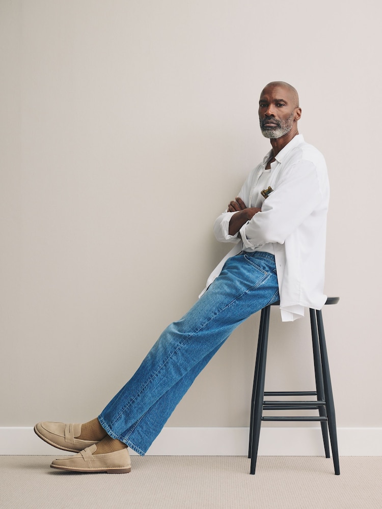 כחול  - גזרה ישרה - Signature Lightweight Cotton Linen Jeans - Image 3 of 12