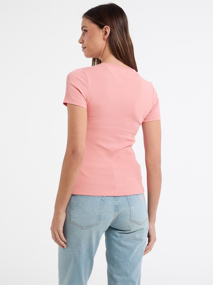 Rosa - Camiseta curta Guess Jeans Slim Fit  100% algodão com logo canelado Cropped Baby - Imagem 2 de 5