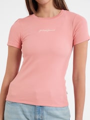 Rosa - Camiseta curta Guess Jeans Slim Fit  100% algodão com logo canelado Cropped Baby - Imagem 3 de 5