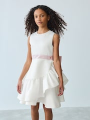 Белое атласное платье для особых случаев с бантом на талии Baker by Ted Baker - Изображение 1 из 11