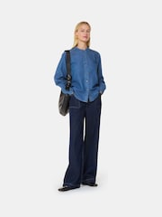 Camisa de denim 100% algodón con detalle de jaretas de Whistles - Imagen 3 de 5